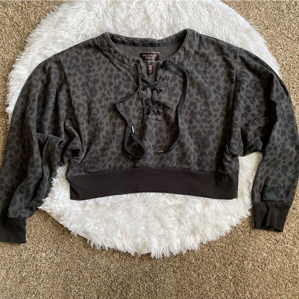 Victoria’s‎ Secret Animal Print Crop Top Sweatshirt Front Tie Womens Size Medium